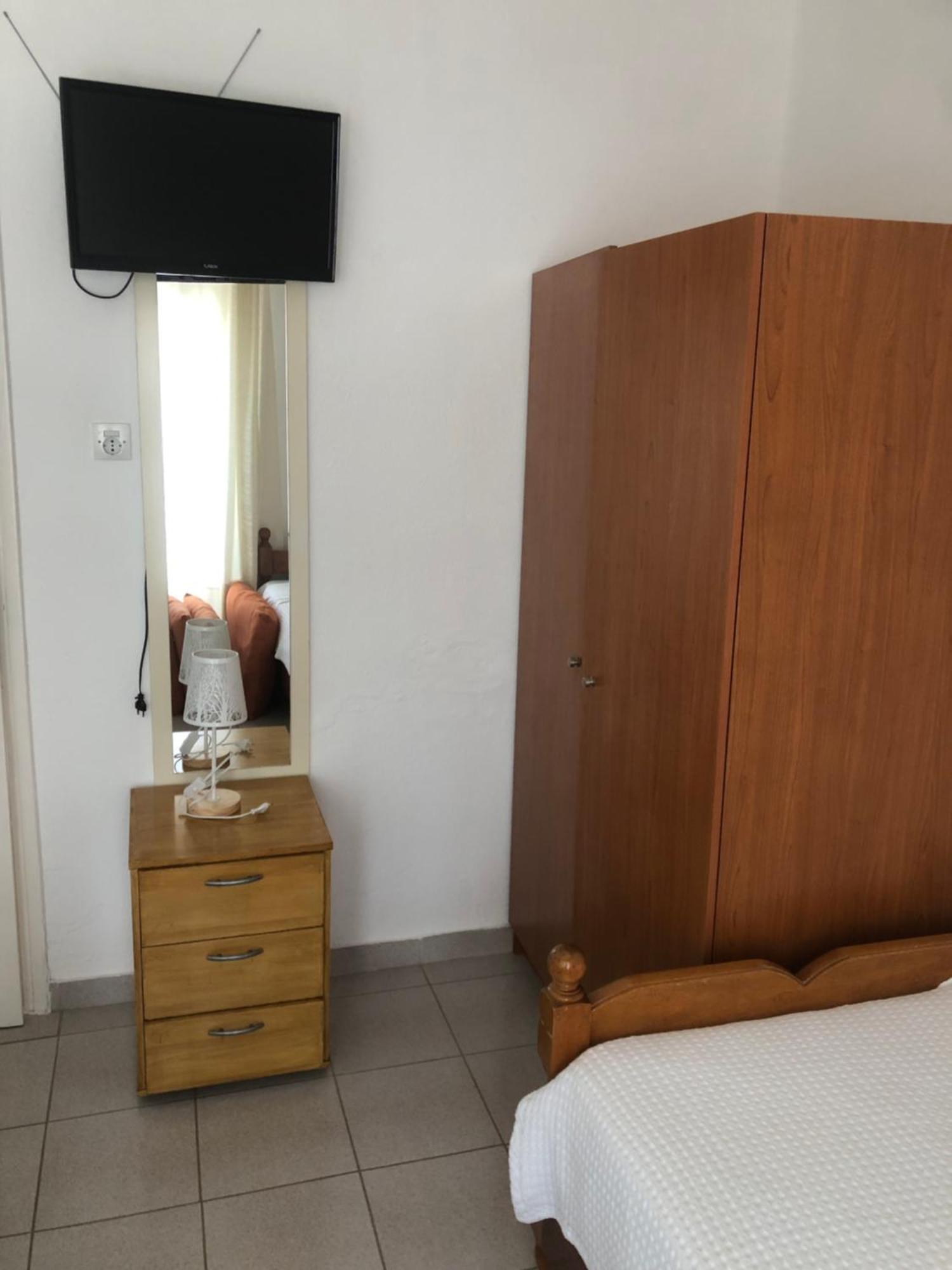 Nikos Rooms Néa Péramos Kültér fotó