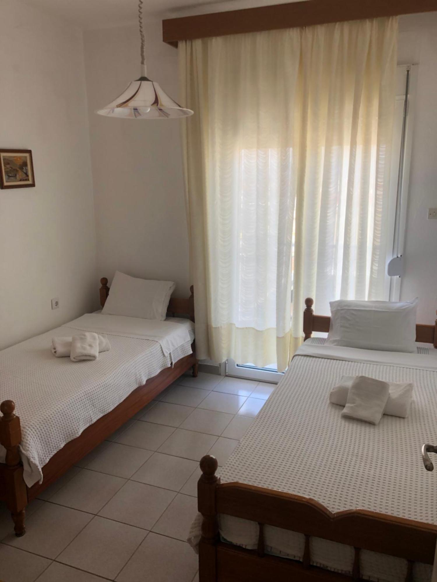 Nikos Rooms Néa Péramos Kültér fotó