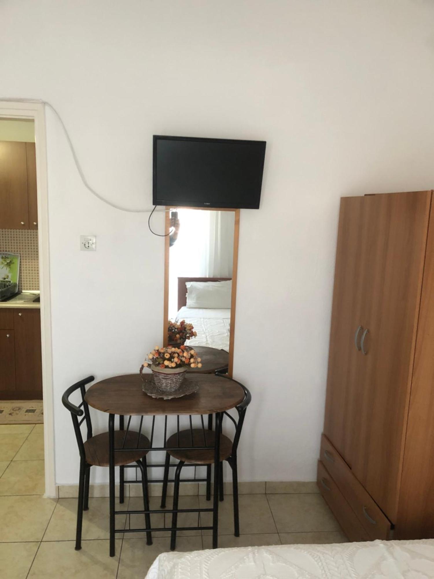 Nikos Rooms Néa Péramos Kültér fotó
